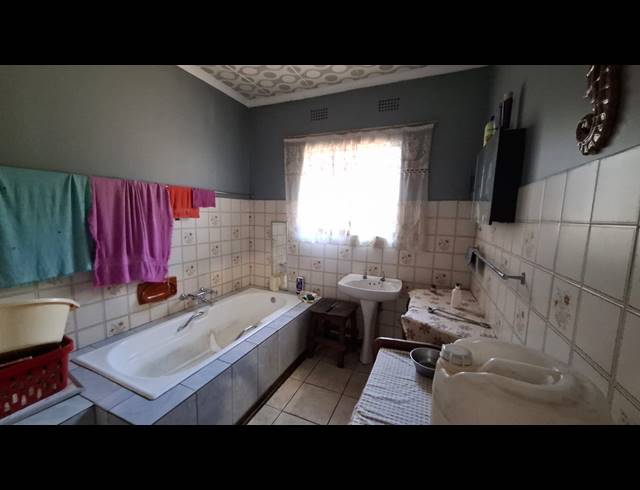 3 BEDROOM HOUSE FOR SALE IN VANDERBIJLPARK SW 2